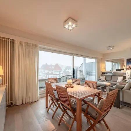 Apartment In Duinbergen With Sea Views *